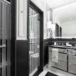 J.k. Place מלון 5*