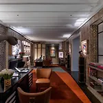 J.k. Place פריז