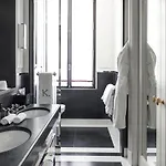 J.k. Place 5*