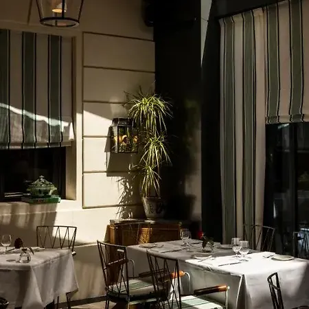 J.k. Place Paris
