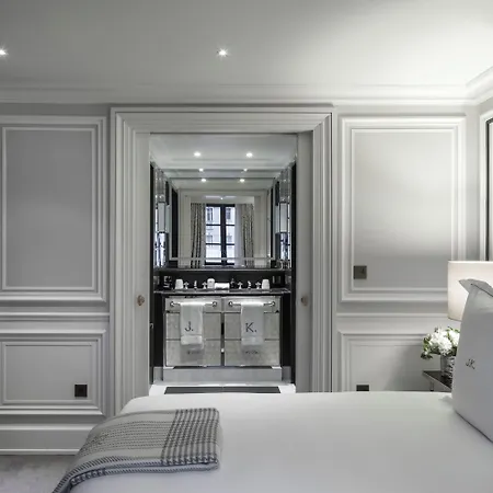 J.k. Place 5* Paris
