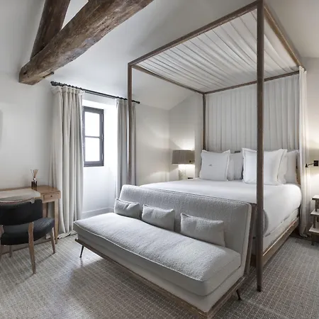 J.k. Place 5* Paris
