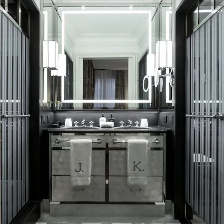 J.k. Place Hotell 5*