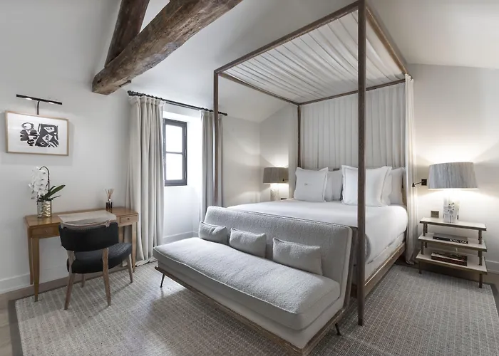 J.k. Place 5* Paris